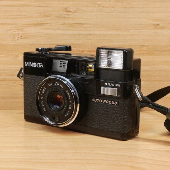 Vintage Minolta Hi-Matic AF2 35mm Film Point-and-Shoot Camera - Picture 4 of 10